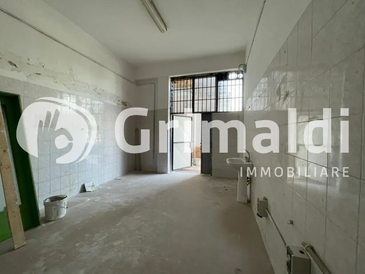Palazzina commerciale in Via Papa Pio XI 77, Montecorvino Pugliano, {3} - Foto 2