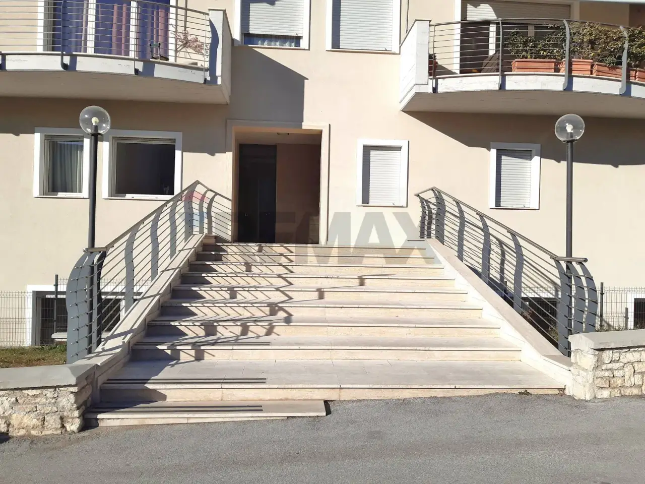 Ufficio in Via Porta Napoli 16, L'Aquila, {3} - Foto 2
