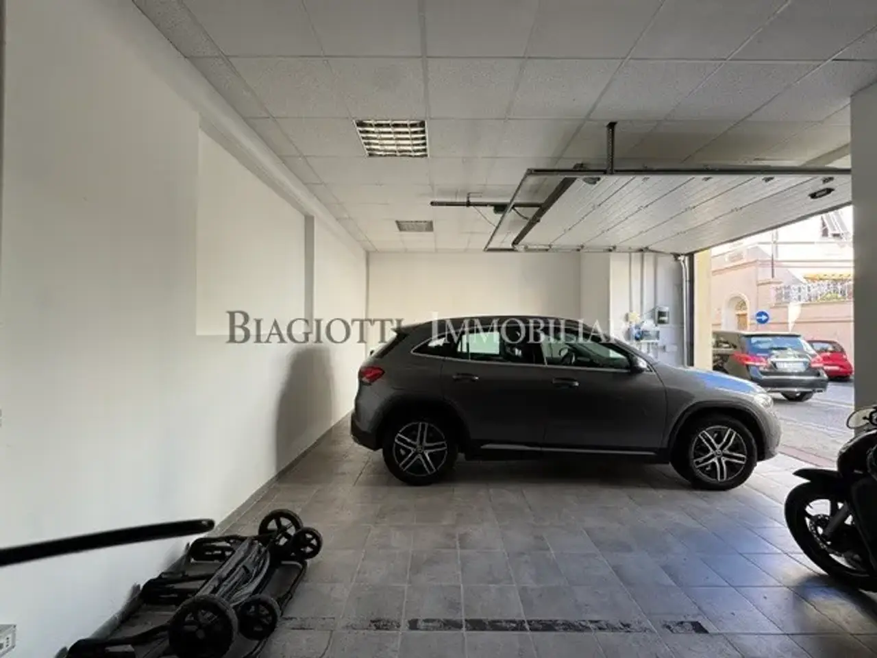 Parcheggio chiuso in , Livorno, {3} - Foto 1