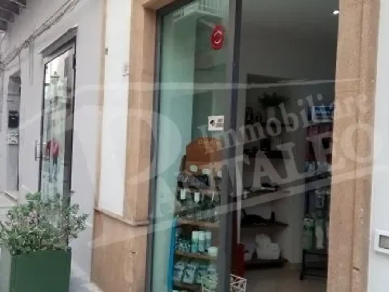 Esercizio commerciale in 
Via Calogero Isgrò									, 
Marsala									, Marsala, {3} - Foto 1