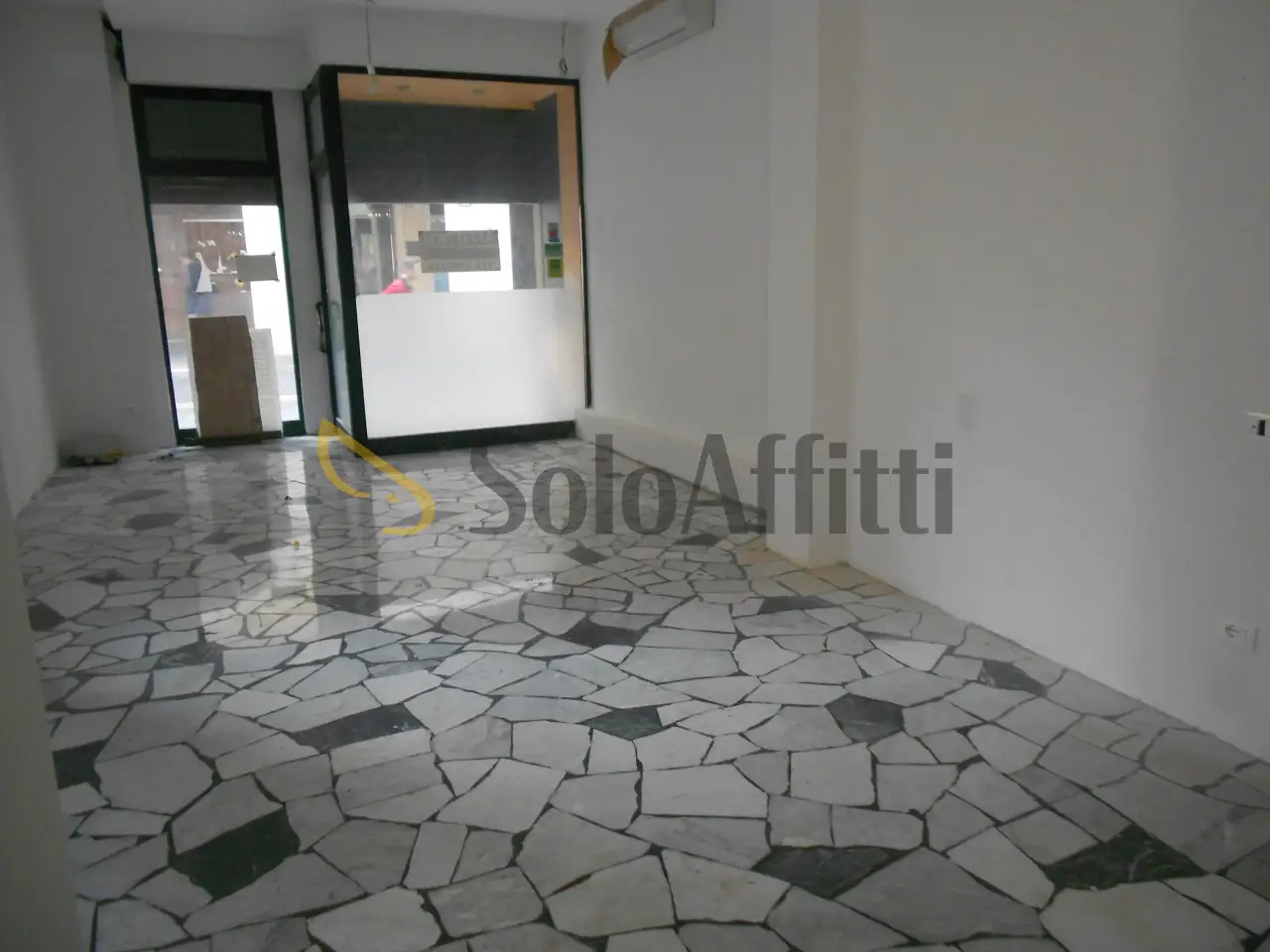 Negozio in Via Altinate, Padova, {3} - Foto 1