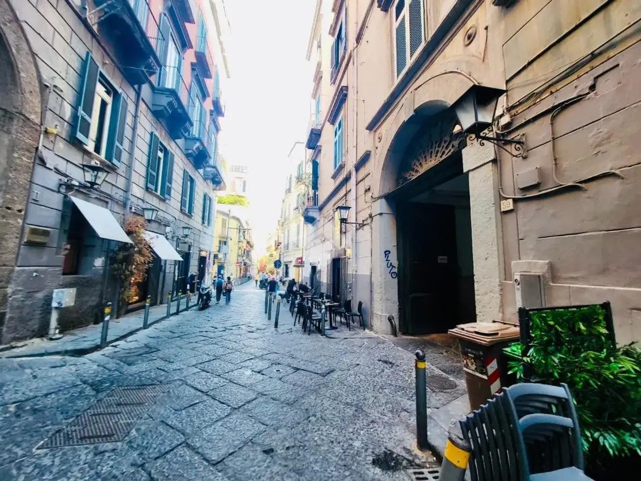 Magazzino in Via Bisignano 59, Napoli, {3} - Foto 1