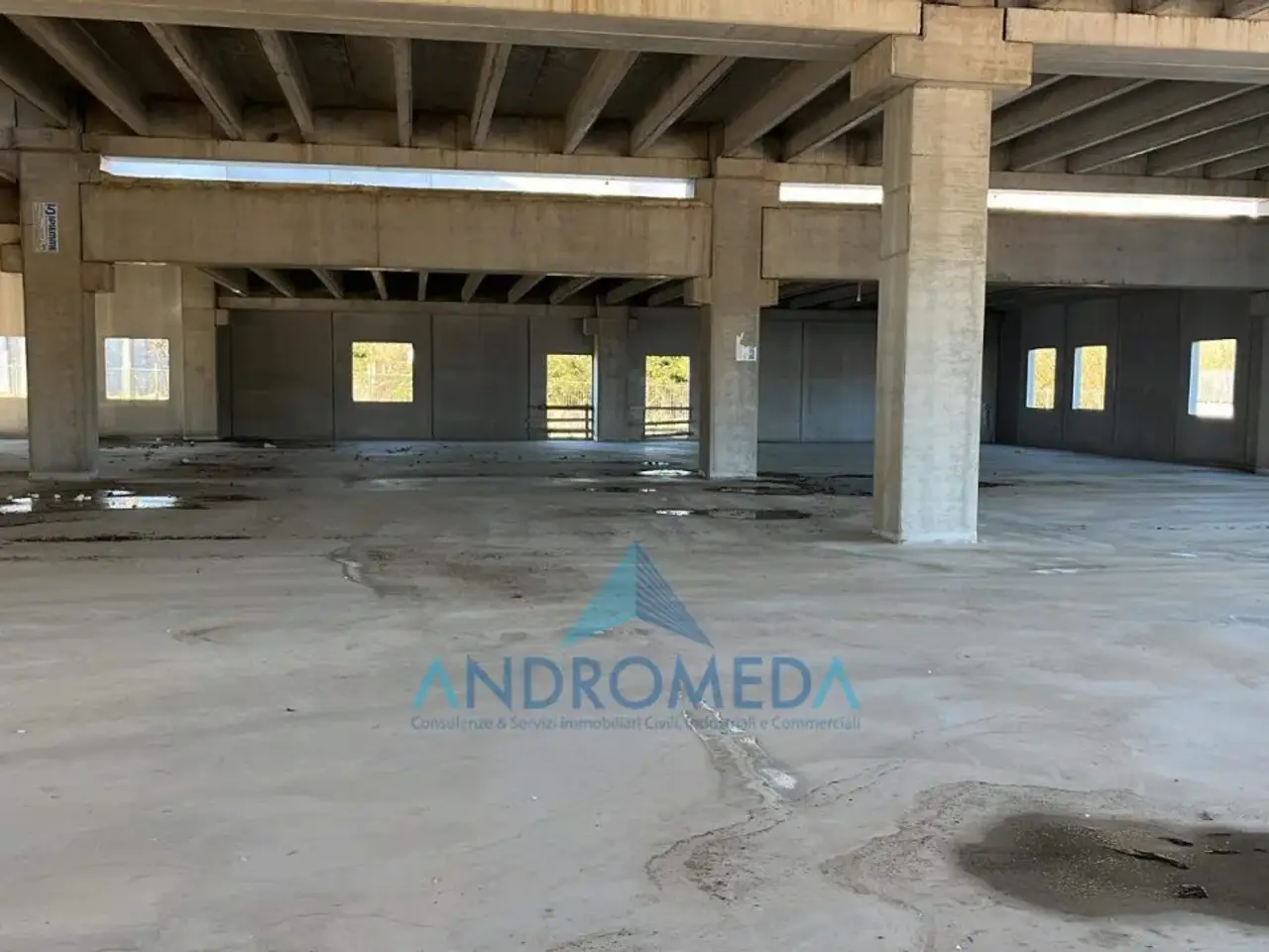 Palazzina commerciale in , Caianello, {3} - Foto 1