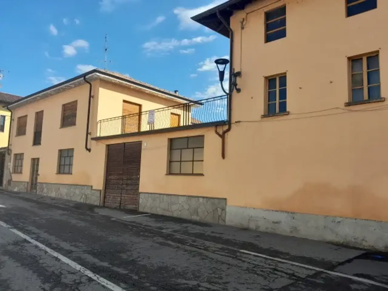 Esercizio commerciale in , Novara, {3} - Foto 1