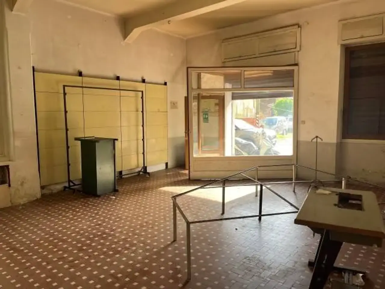 Negozio in Via XXV Aprile, Imperia, {3} - Foto 1