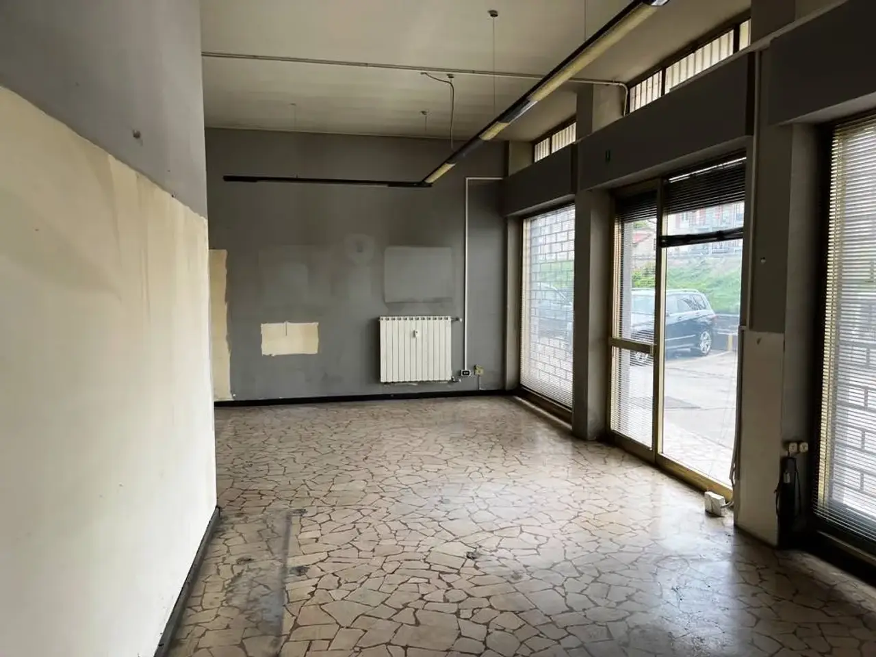 Locale commerciale in Via Giosuè Carducci Bergamo, Bergamo, {3} - Foto 2
