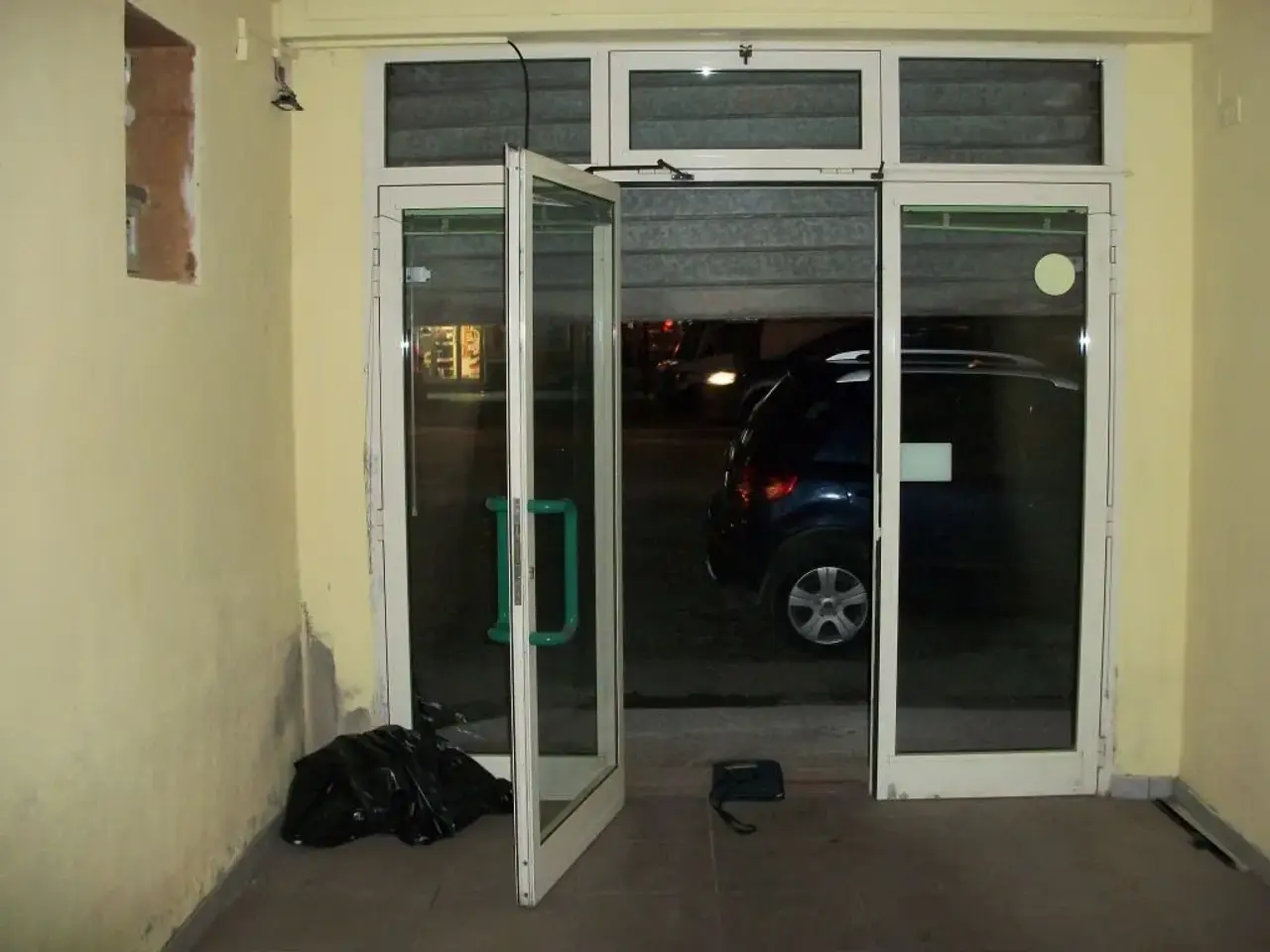 Esercizio commerciale in Via Tosco Romagnola 2155, Cascina, {3} - Foto 2