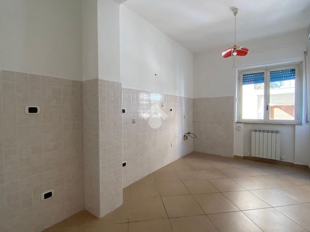 Vierzimmerwohnung in Via Silvio Sesti 27, Cosenza - Foto 1