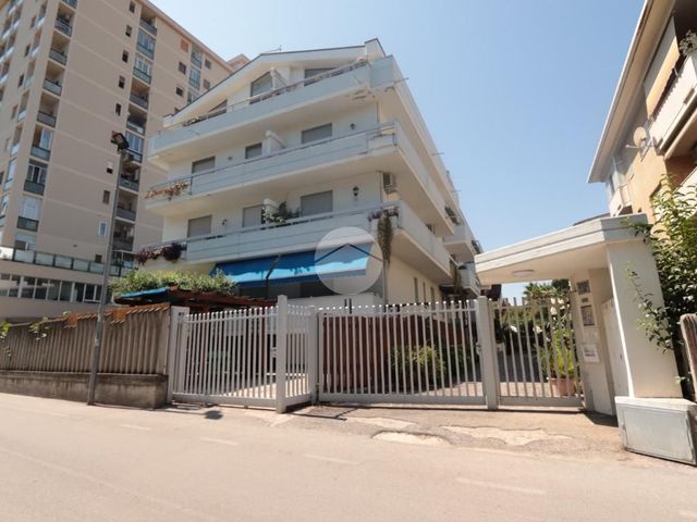 4-room flat in Via Saline 15, Montesilvano - Photo 1