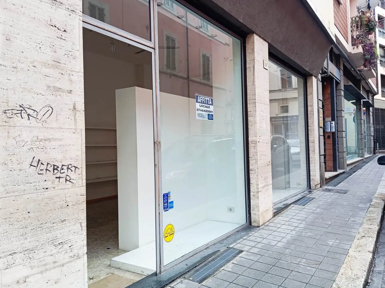 Negozio in Via Mancini, Terni, {3} - Foto 2