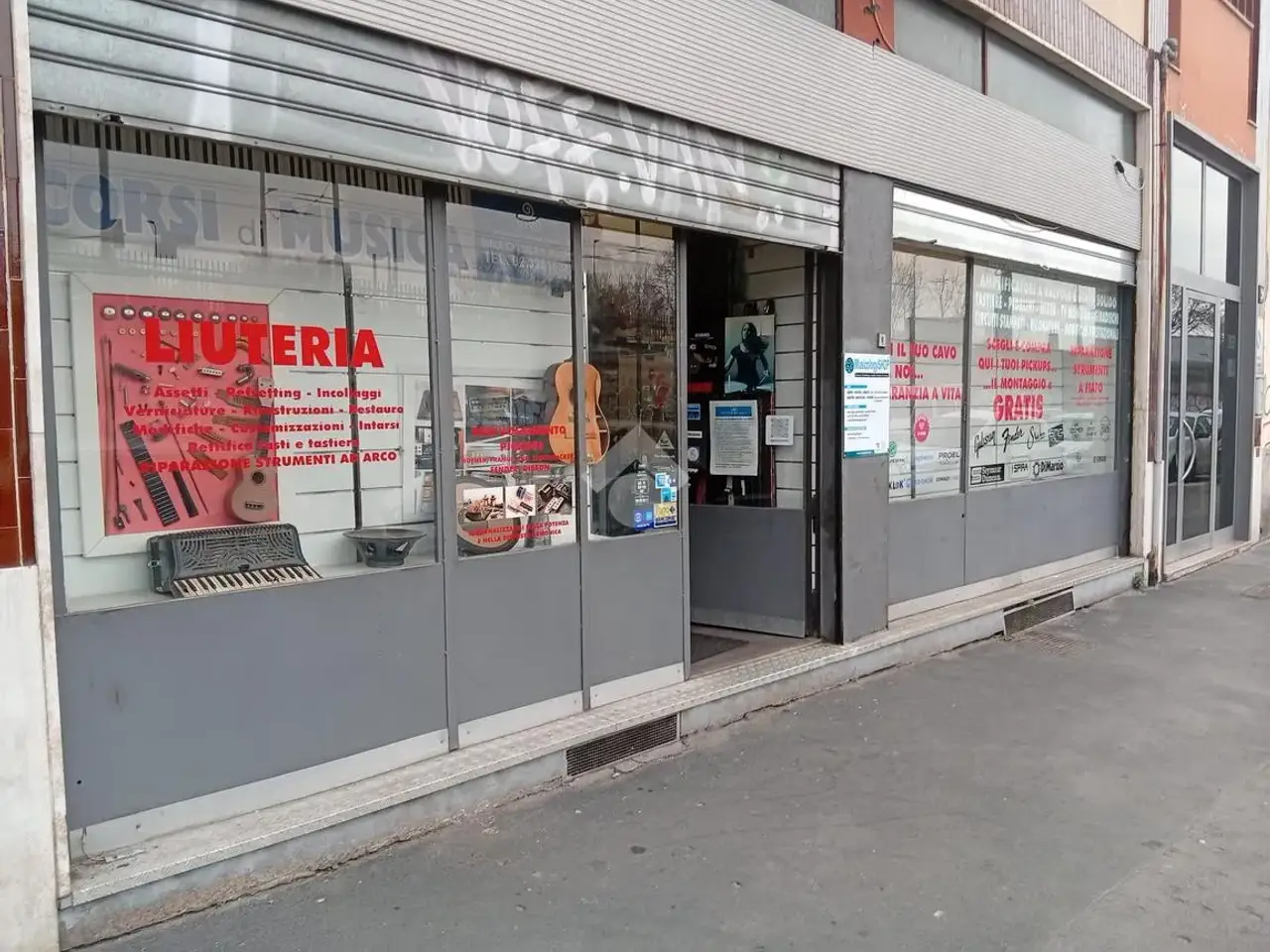 Negozio in Viale Cassala, Milano, {3} - Foto 2