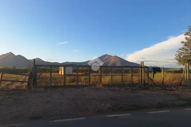 Agricultural land in Via Stazione, Mondragone - Photo 1