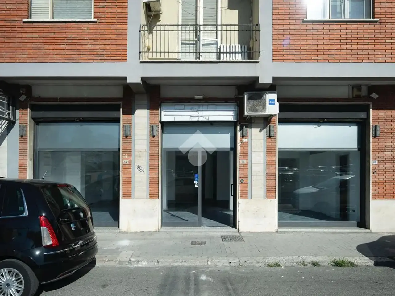 Negozio in Via Neghelli 62, Latina, {3} - Foto 1