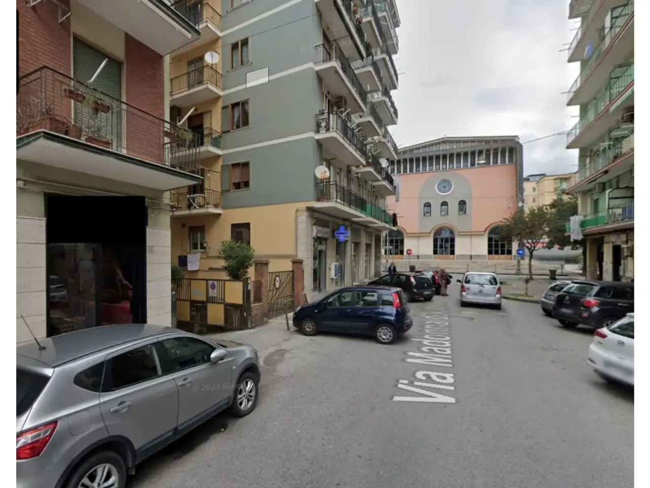 Officina in Via Madonna di Fatima, Salerno, {3} - Foto 1