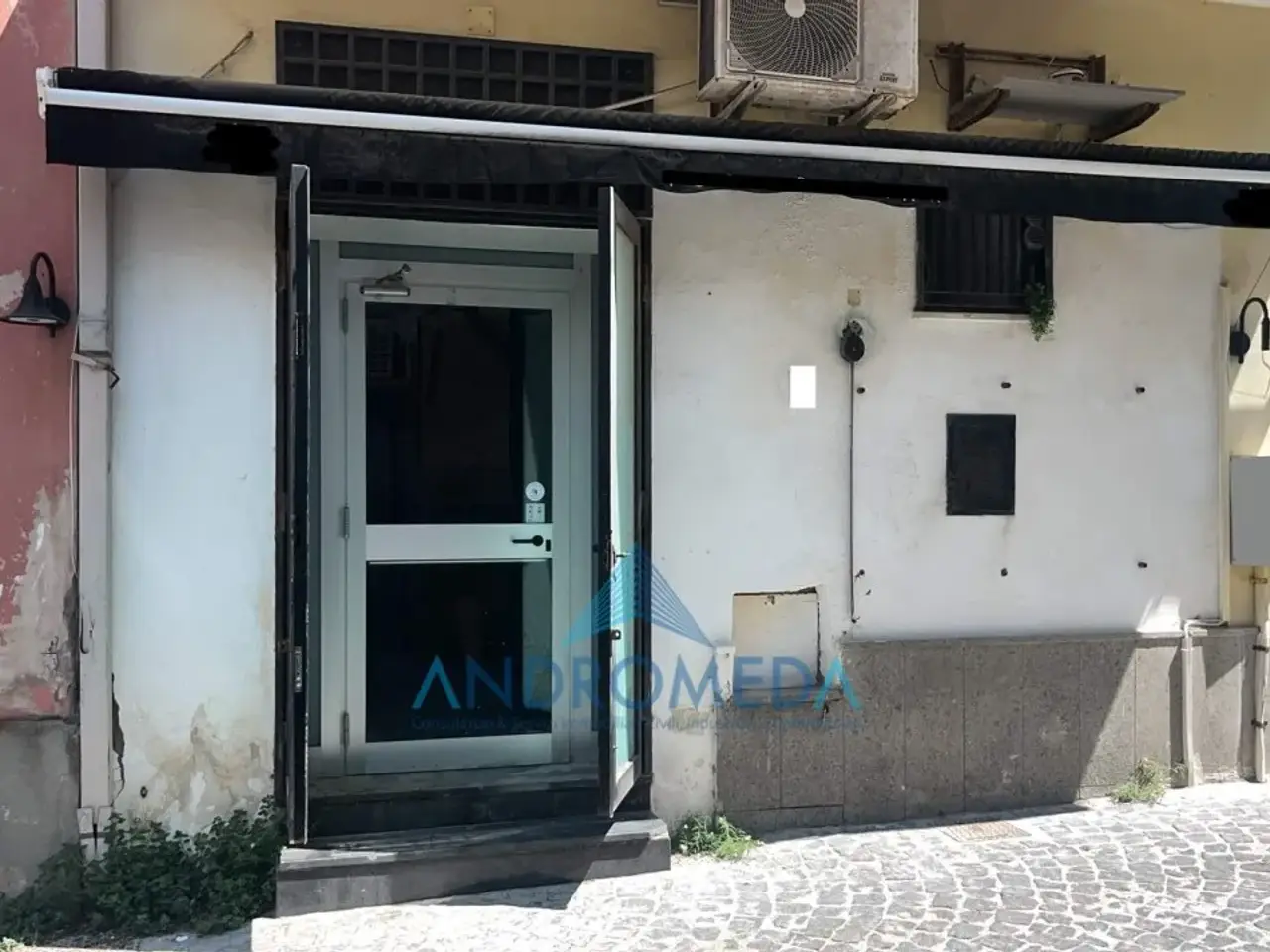 Palazzina commerciale in , Pozzuoli, {3} - Foto 2