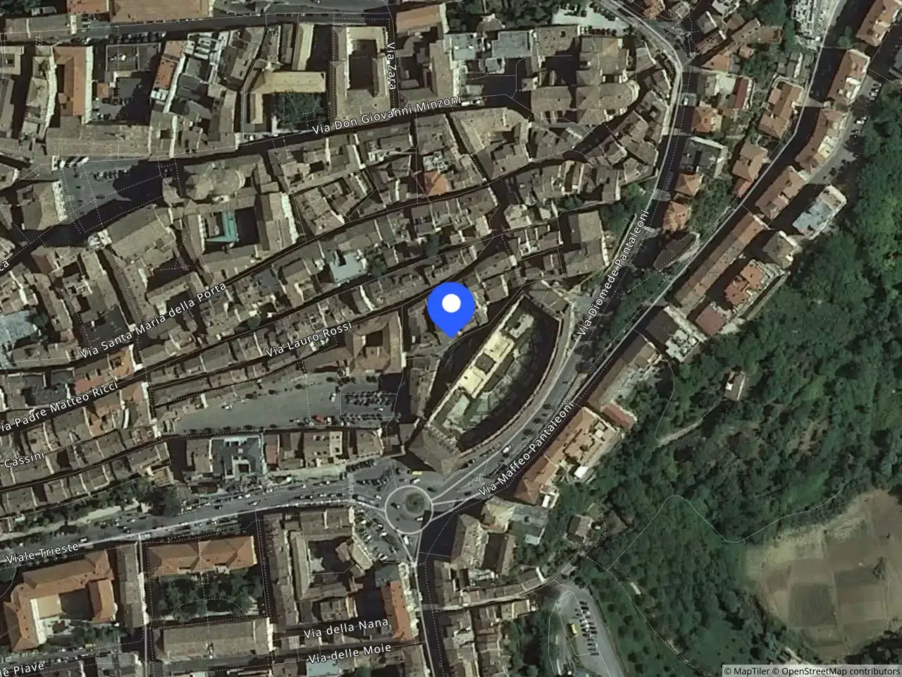 Fabbricato misto in Vicolo Sferisterio 8 8, Macerata, {3} - Foto 1