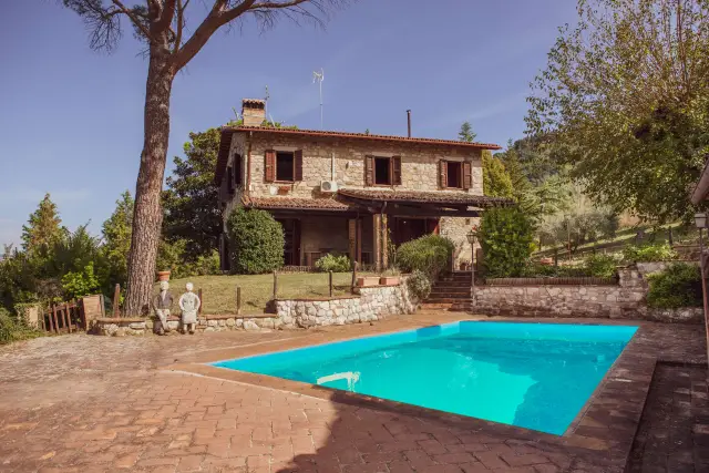 Country house or cottage in Loc. Tevermorto, Todi - Photo 1