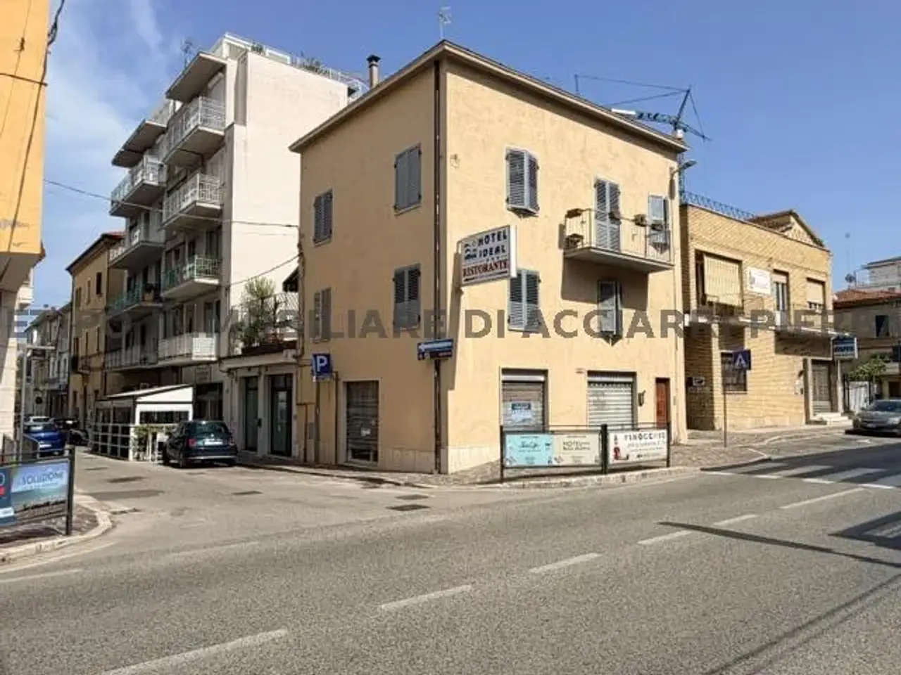 Locale commerciale in Angolo Via Garibaldi, Cupra Marittima, {3} - Foto 1