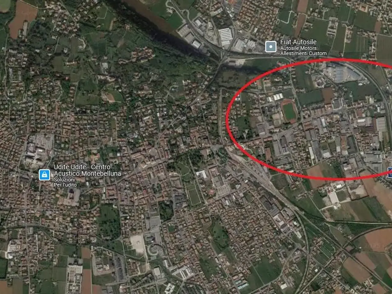 Negozio in Montebelluna (Guarda) - Piazza Parigi, 27, Montebelluna, {3} - Foto 2
