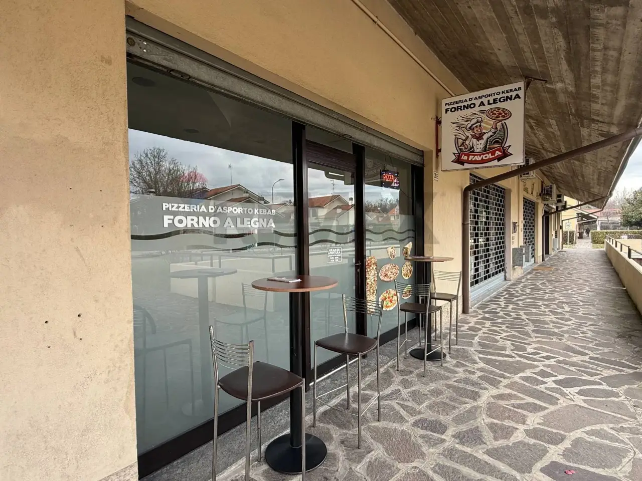 Esercizio commerciale in Via Anna Frank 20/E, Usmate Velate, {3} - Foto 1