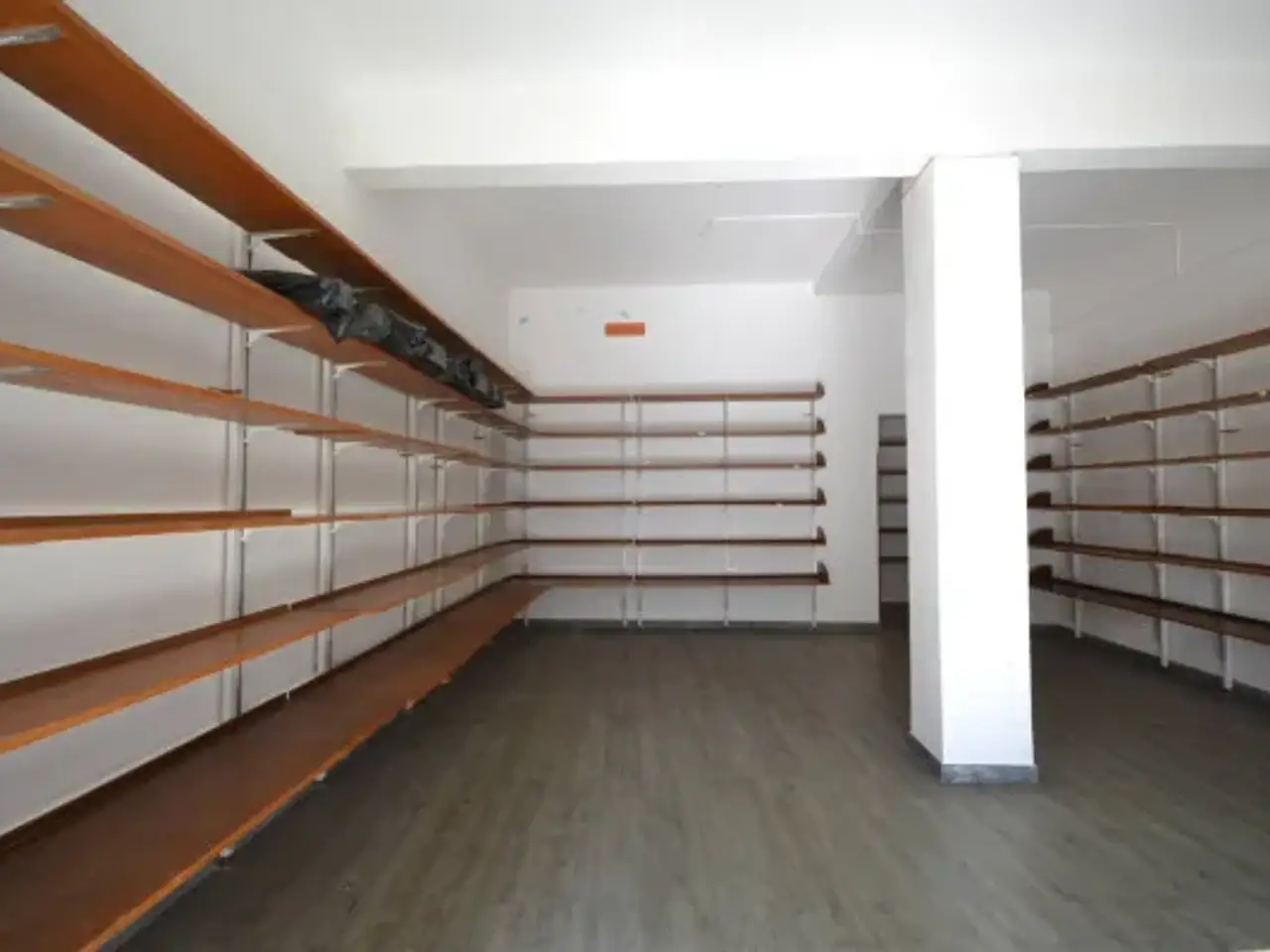 Negozio in Viale delle Medaglie d'Oro 36, Roma, {3} - Foto 1