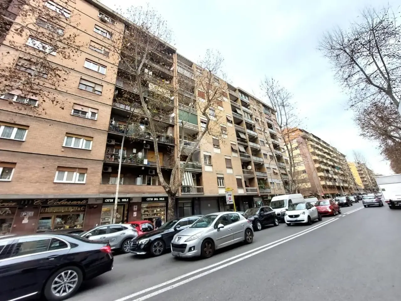 Negozio in Via Oderisi da Gubbio 126, Roma, {3} - Foto 1