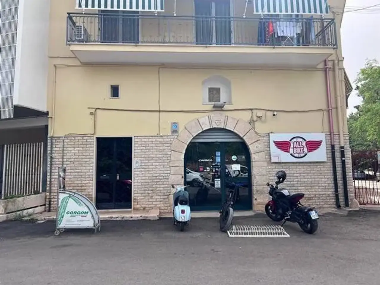 Locale commerciale in Via Valle Noè, Ruvo Di Puglia, {3} - Foto 1