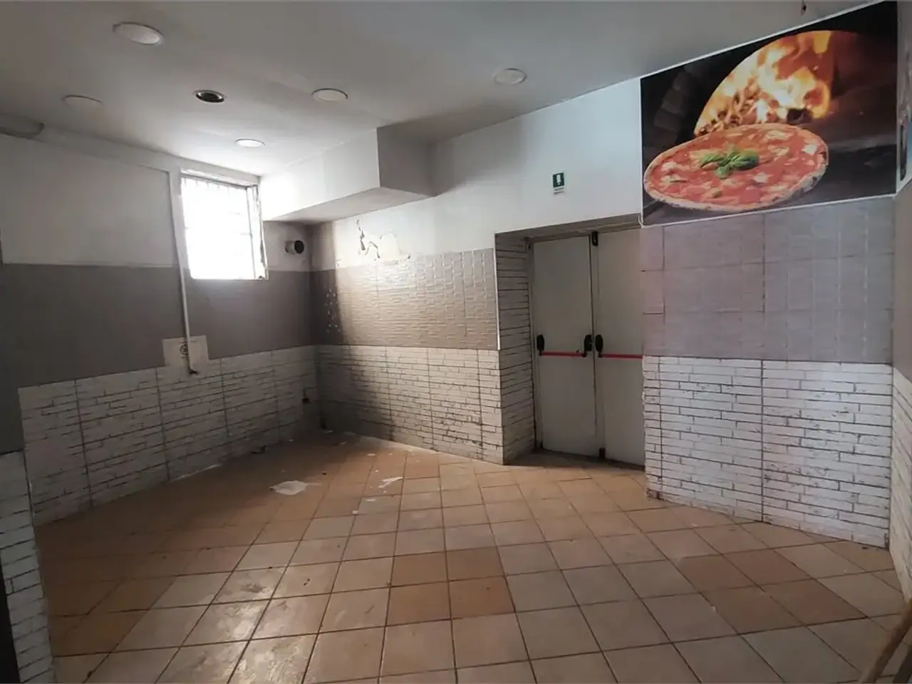 Negozio in Via Benevento 1, Casalnuovo Di Napoli, {3} - Foto 2