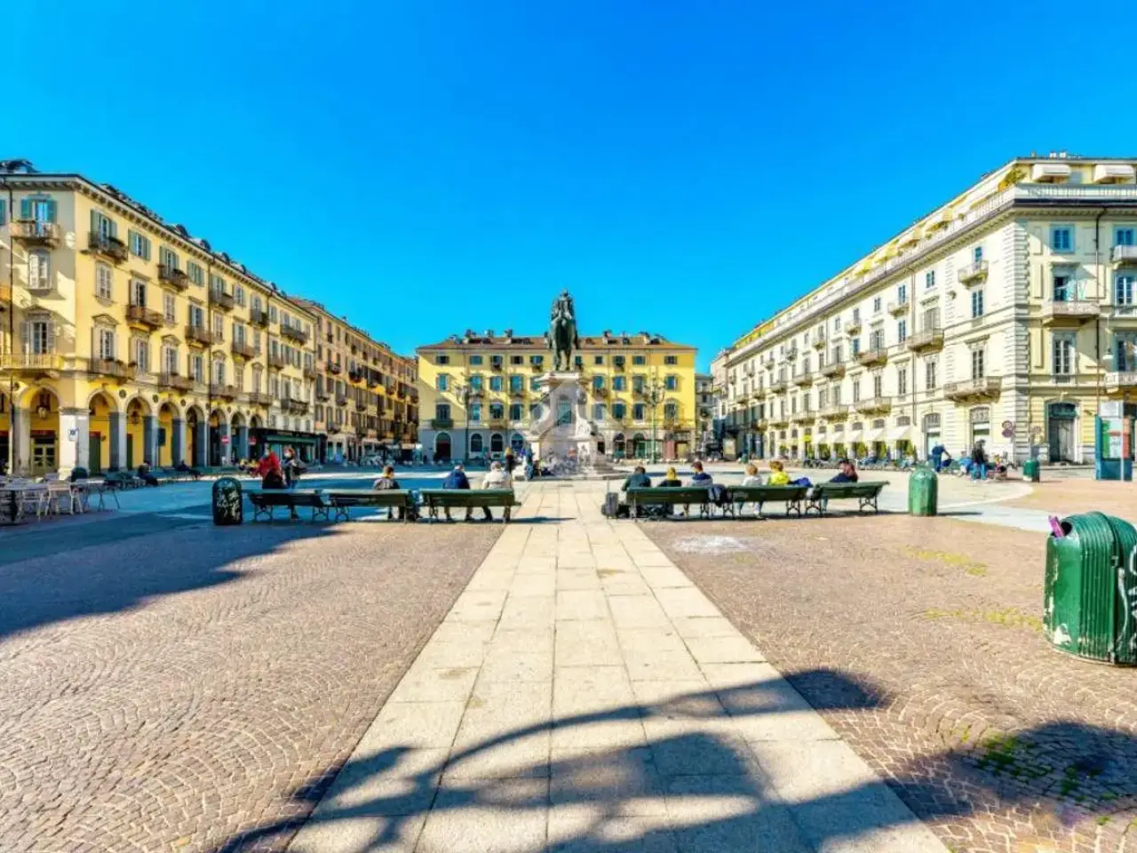Negozio in Via Maria Vittoria, Torino, {3} - Foto 2