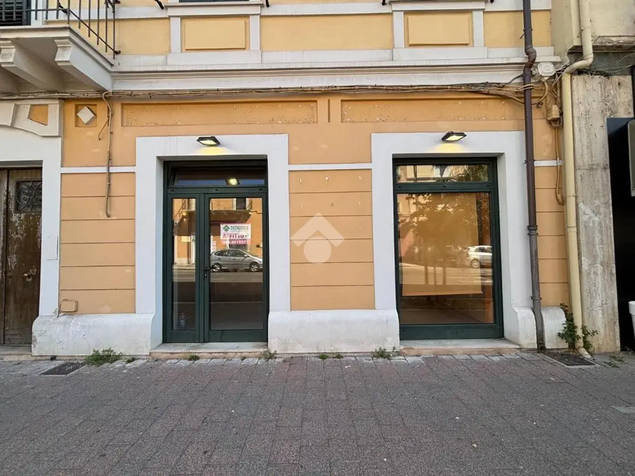 Negozio in Viale G.Bovio 74, Pescara, {3} - Foto 1