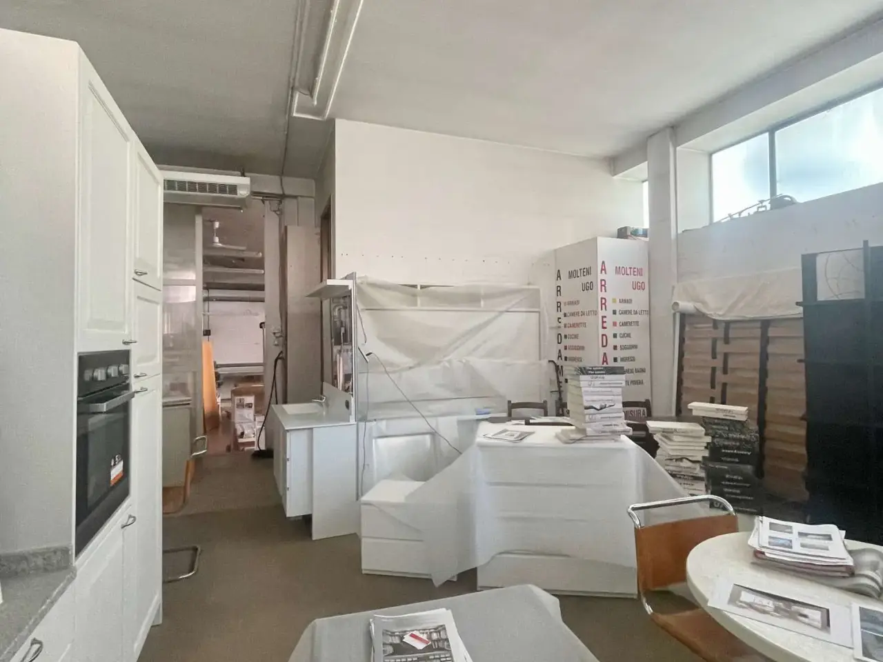Negozio in Via Garibaldi, Carugo, {3} - Foto 1