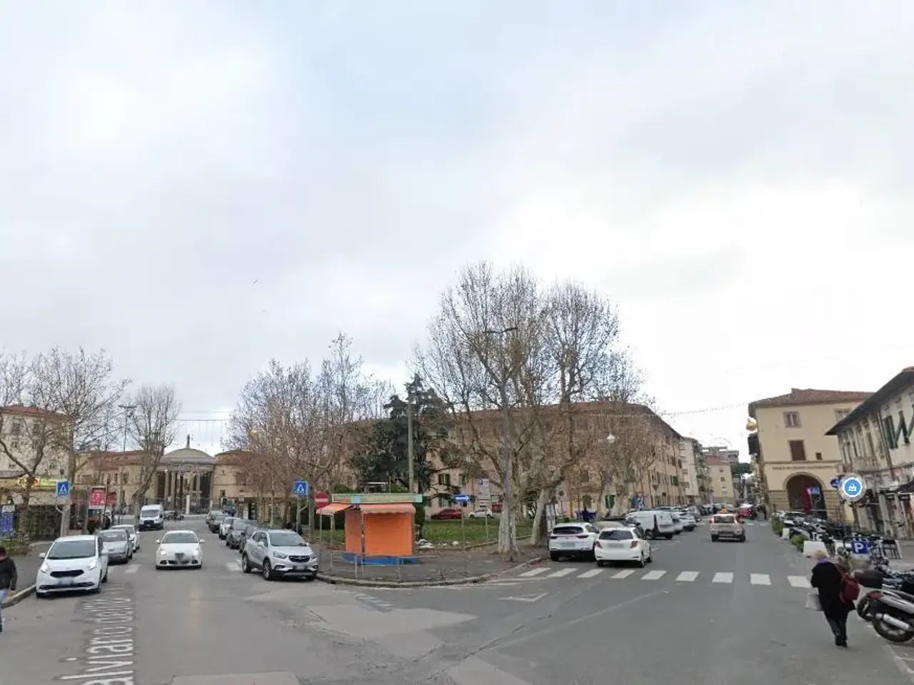Esercizio commerciale in Piazza Damiano Chiesa 22, Livorno, {3} - Foto 2