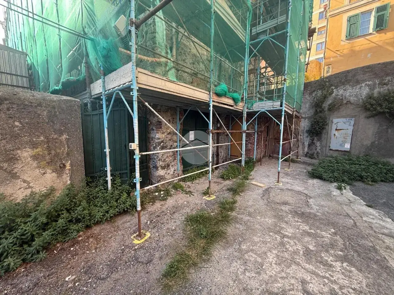 Magazzino in Piazza Giacomo Venezian 1, Genova, {3} - Foto 2