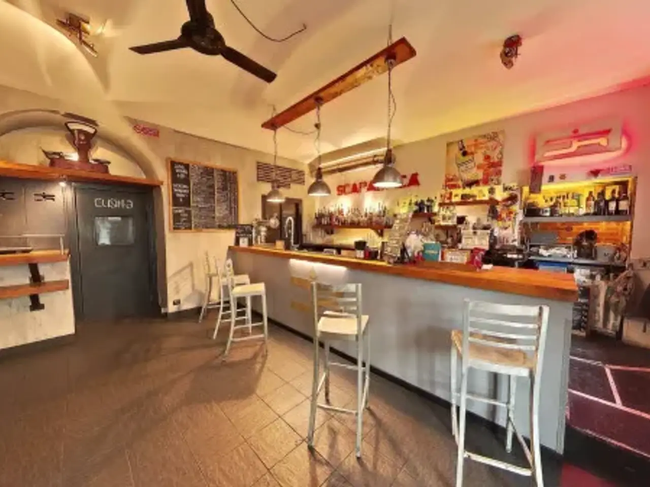Pub in Corso San Maurizio 48/B, Torino, {3} - Foto 1