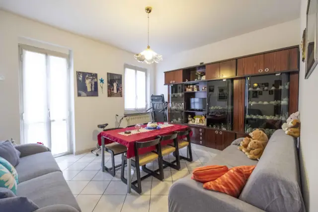 3-room flat in Via Guglielmo Marconi, Novara - Photo 1