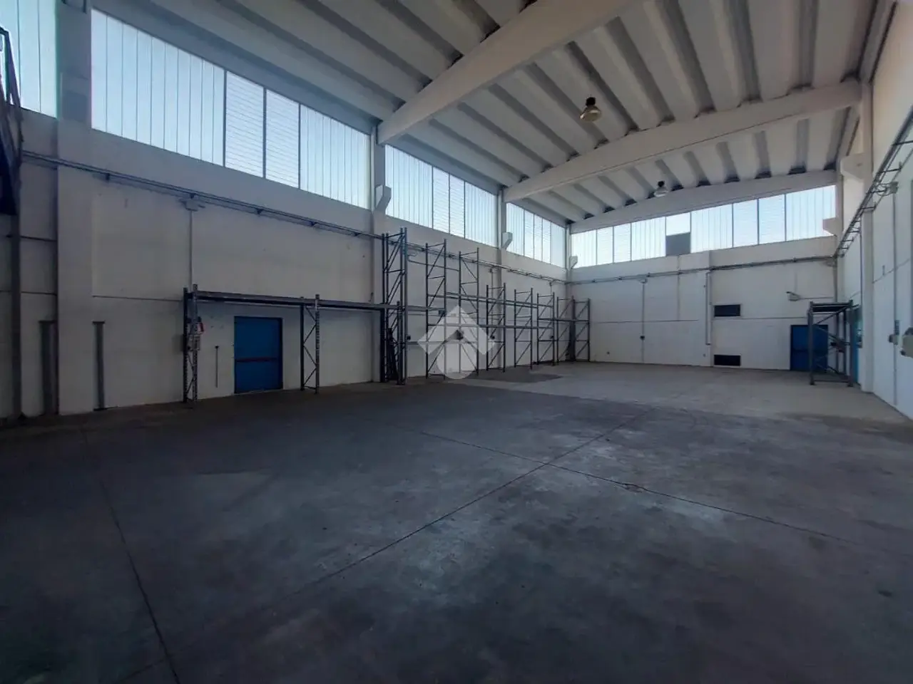 Capannone in Via delle Industrie 19, Cremona, {3} - Foto 2