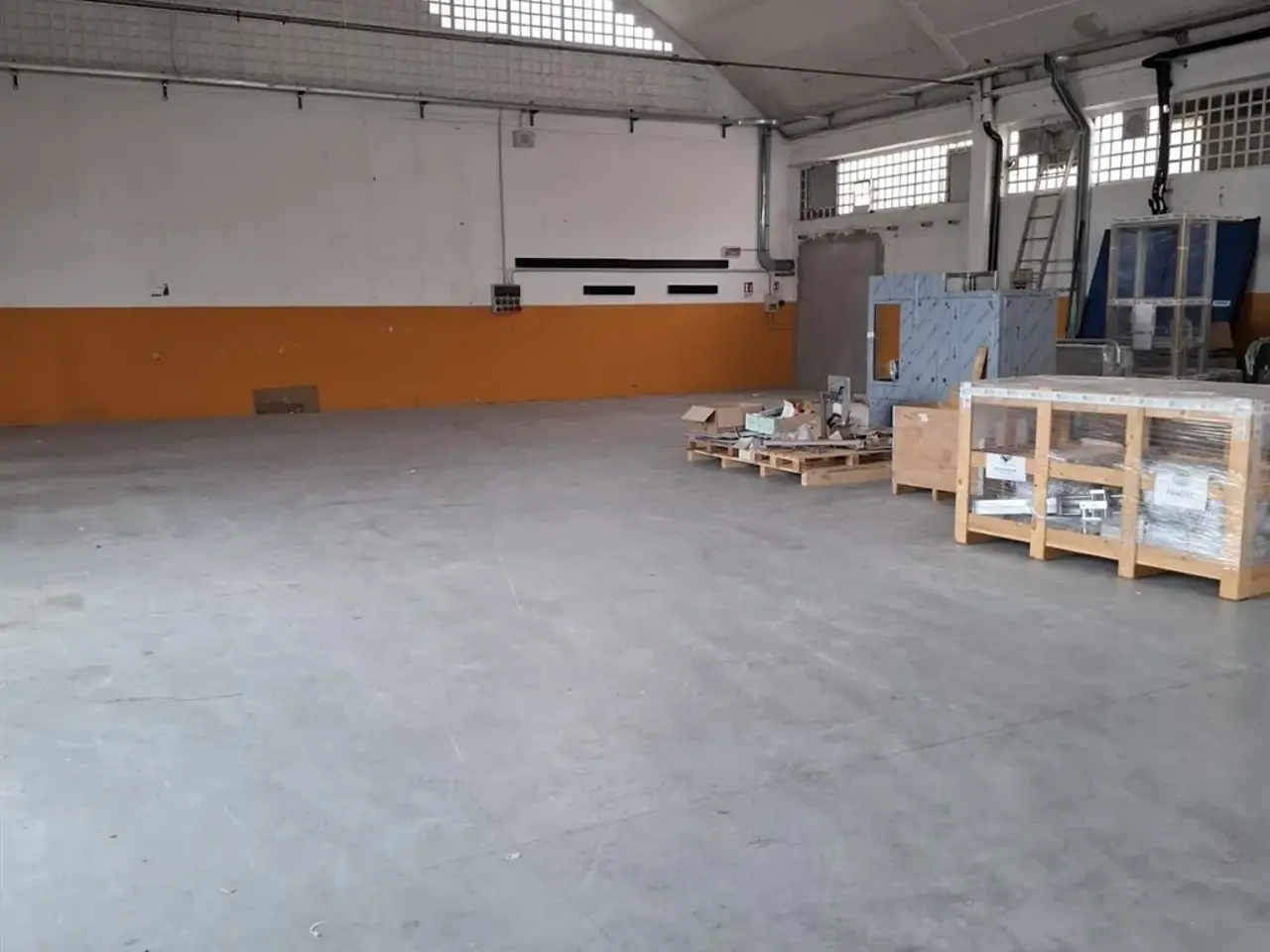Capannone in , Bovisio-Masciago, {3} - Foto 1