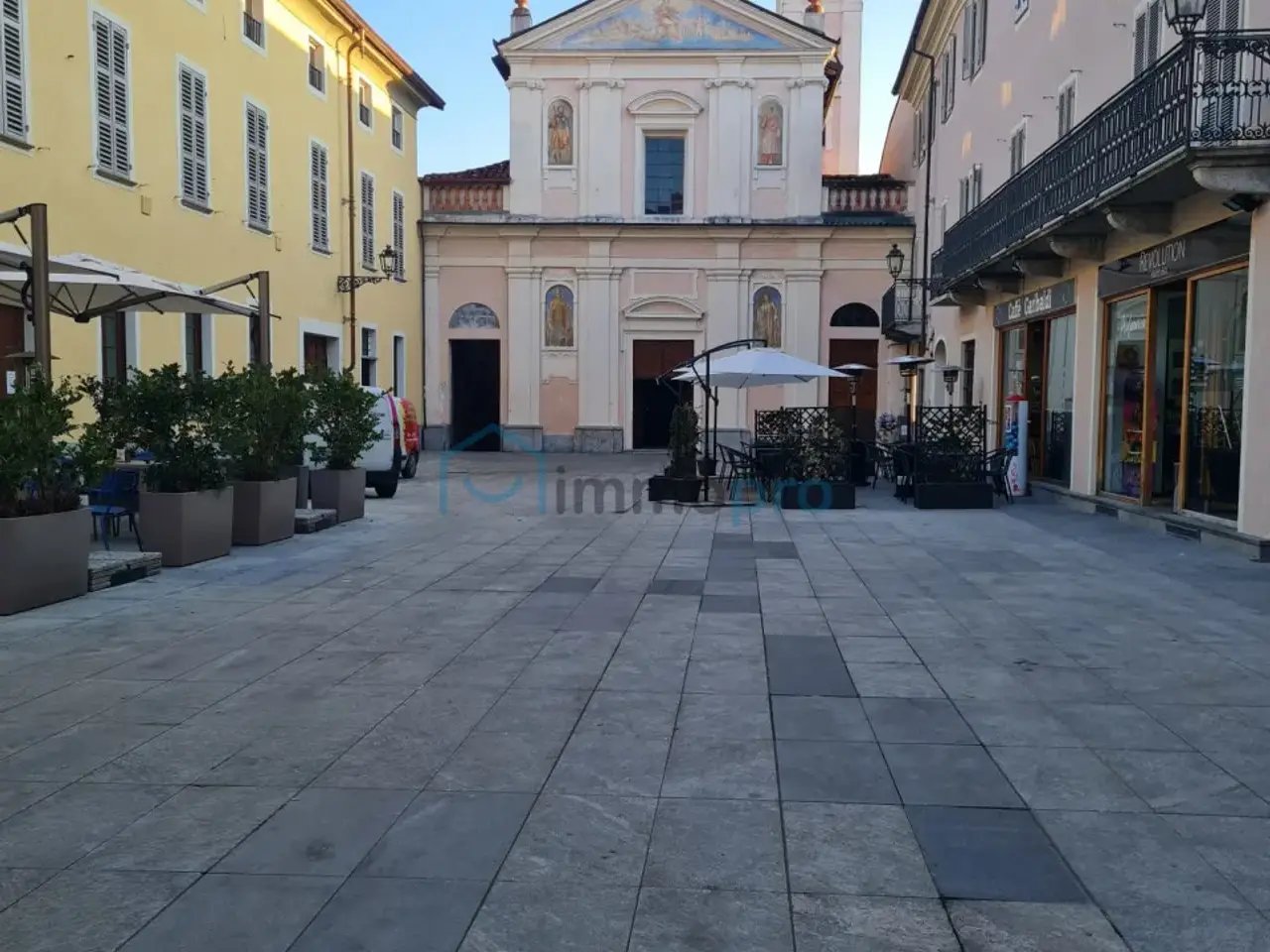 Negozio in Piazza Garibaldi 8, Rivarolo Canavese, {3} - Foto 1