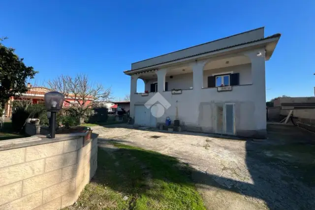 Villa in Via Goffredo Mameli 24, Aprilia - Foto 1