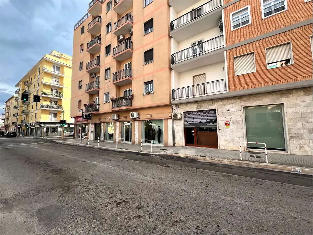 Locale commerciale in , Brindisi, {3} - Foto 2
