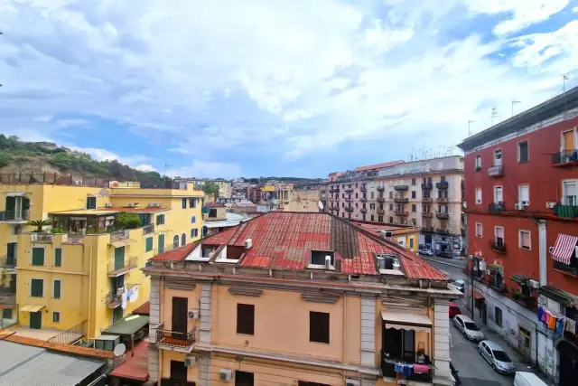 2-room flat in Via Bernardino Telesio 34, Napoli - Photo 1