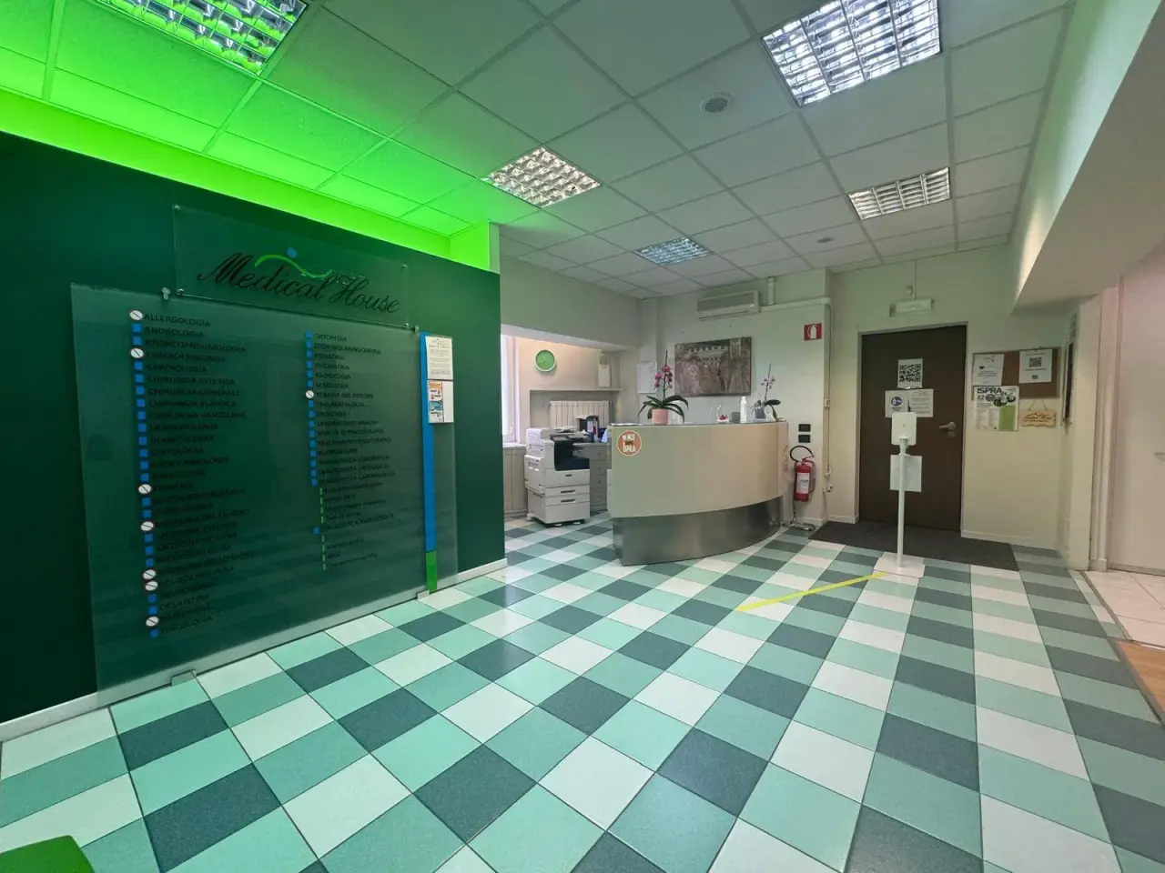 Esercizio commerciale in Via Marconi 57, Ispra, {3} - Foto 1