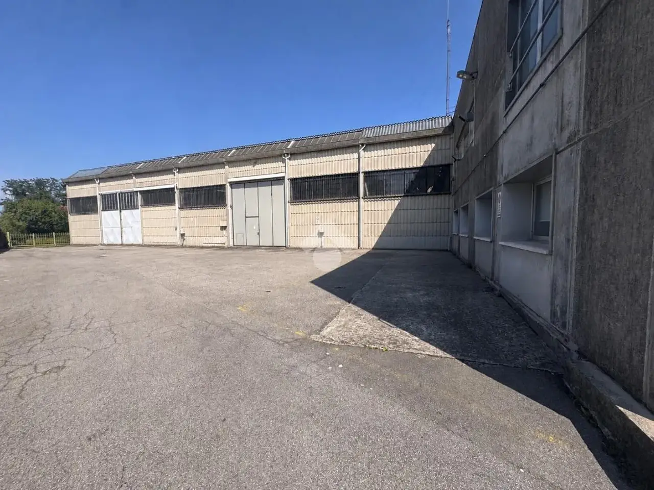 Palazzina commerciale in Via delle Macchine 53, Venezia, {3} - Foto 2
