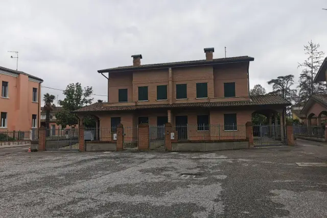 Mansion in Via Mario Capuzzo, Bondeno - Photo 1