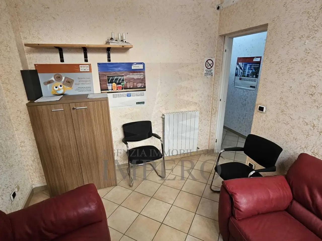 Negozio in Via Vittorio Veneto 1, Ventimiglia, {3} - Foto 1