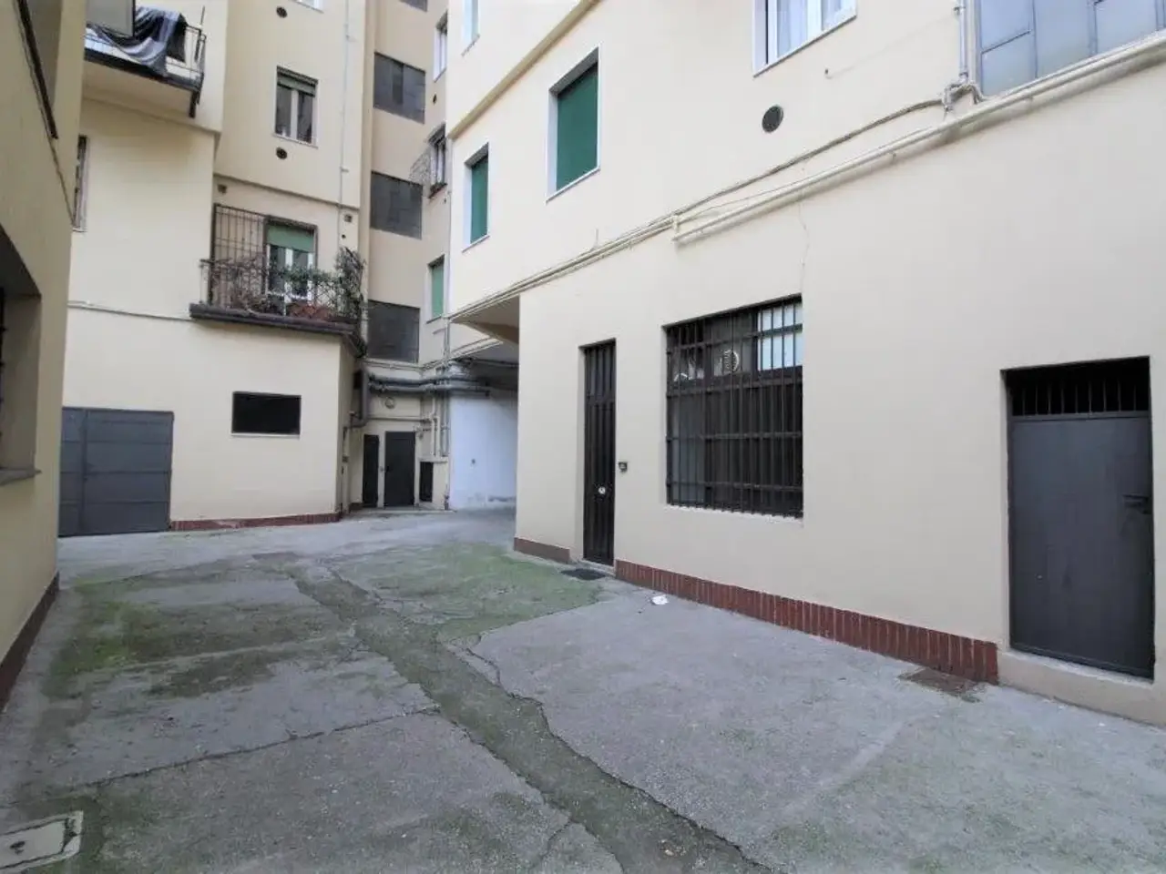 Magazzino in Via Massimo d'Azeglio 33, Brescia, {3} - Foto 2