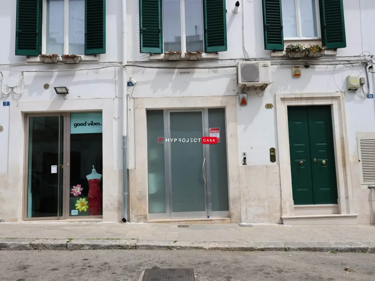 Negozio in Via Francesco Albanese, Martina Franca, {3} - Foto 2