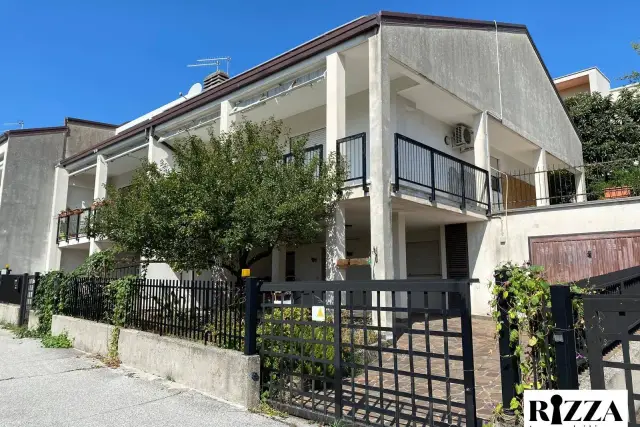 Villa a schiera in Via Dante Vaglieri, Trieste - Foto 1