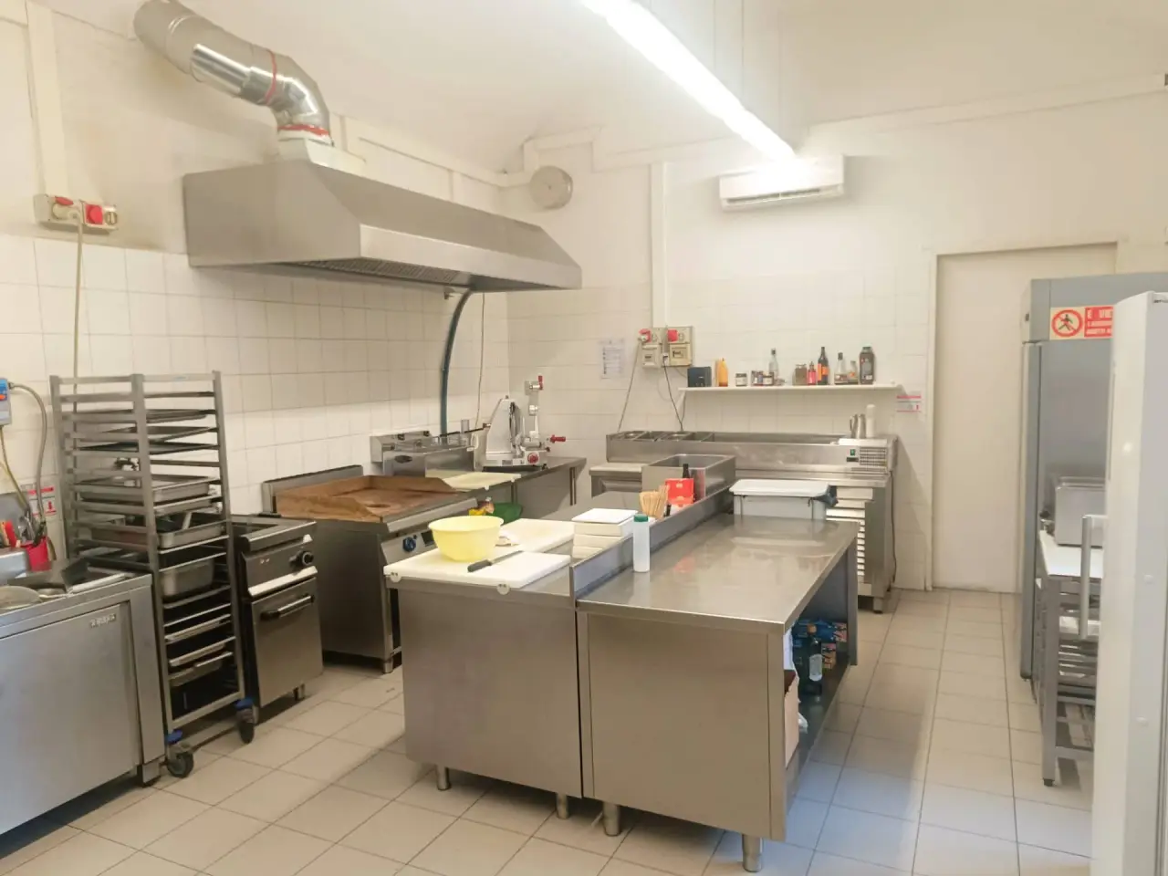 Alimentari in Via Nizza 129, Torino, {3} - Foto 1