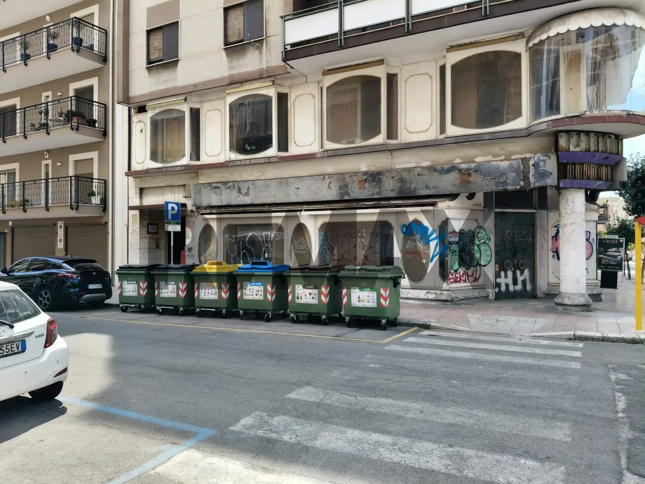Negozio in Via Principe Amedeo 90, Taranto, {3} - Foto 2